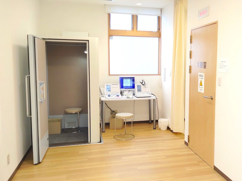 （左から）聴覚検査室・X線室